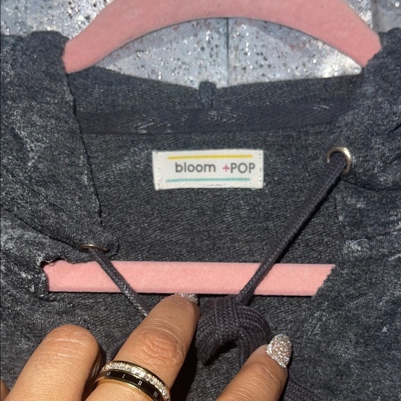 Bloom & Pop Cropped Hoodie with Striped Design - Picture 3 of 5